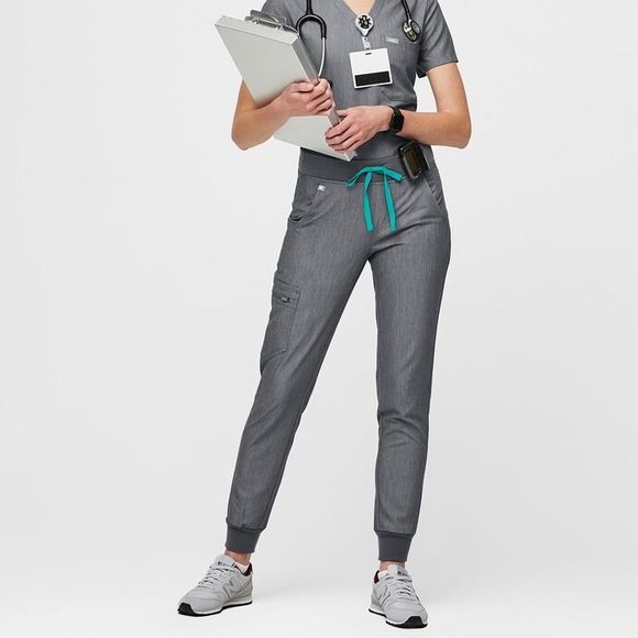 FIGS Petite Zamora Jogger Scrub Pants in graphite - Picture 2 of 16